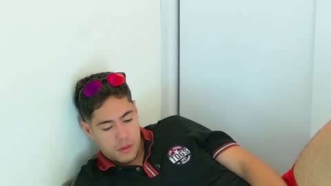 Snapshot of camara110 chatting on November 2025 07:03:01 PM camara110 online show from November 2025 07:03:01 PM