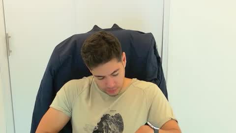 Snapshot of camara110 chatting on November 2025 11:49:02 PM camara110 online show from November 2025 11:49:02 PM