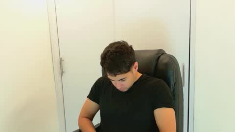 Snapshot of camara110 chatting on December 2025 03:57:01 AM camara110 online show from December 2025 03:57:01 AM