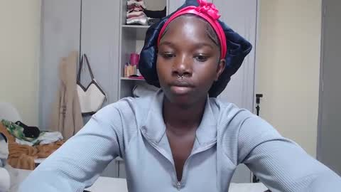 Snapshot of camclit chatting on December 2024 05:02:01 AM Princess online show from December 2024 05:02:01 AM