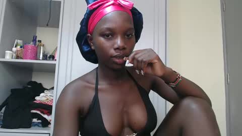 Snapshot of camclit chatting on March 2025 07:43:02 AM Princess online show from March 2025 07:43:02 AM