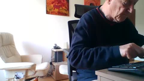 Snapshot of camcologne chatting on January 2025 10:28:02 AM camcologne online show from January 2025 10:28:02 AM