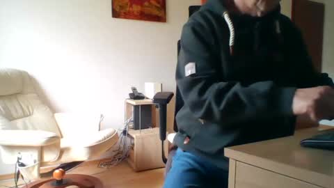 Snapshot of camcologne chatting on February 2025 10:59:02 AM camcologne online show from February 2025 10:59:02 AM