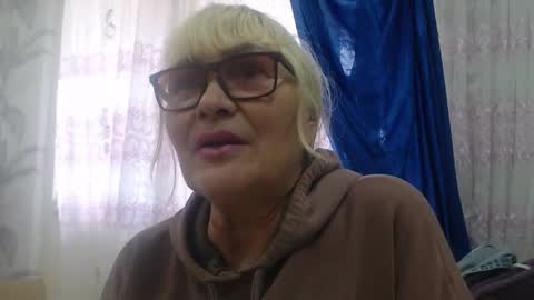 CamDiva1 online show from October 2025 08:14:01 AM