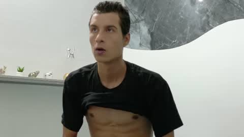 Snapshot of cameronsilverman chatting on June 2026 07:23:01 PM cameronsilverman online show from June 2026 07:23:01 PM