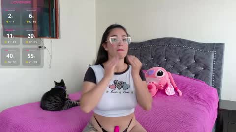 Snapshot of cami_suarez_1 chatting on May 2026 12:57:01 PM online show from May 2026 12:57:01 PM