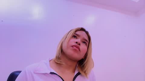 Snapshot of camiilaglow chatting on October 2025 05:41:02 PM CamiilaGlow online show from October 2025 05:41:02 PM