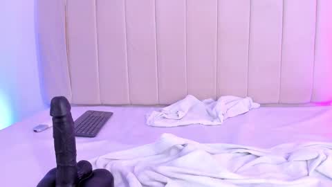 Snapshot of camila_adams chatting on December 2024 11:18:02 PM Cami online show from December 2024 11:18:02 PM