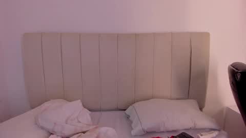 Snapshot of camila_adams chatting on February 2025 07:28:01 PM Cami online show from February 2025 07:28:01 PM