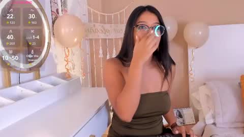 Snapshot of camila_bustamante_ chatting on July 2026 04:02:01 PM camila_bustamante_ online show from July 2026 04:02:01 PM