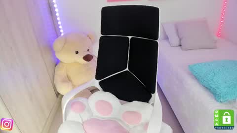 Snapshot of camila_ec2 chatting on February 2025 12:16:01 AM C A M I online show from February 2025 12:16:01 AM