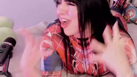 Camila online show from October 2025 12:00:01 AM