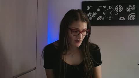 Camila ventura online show from November 2025 10:10:02 PM