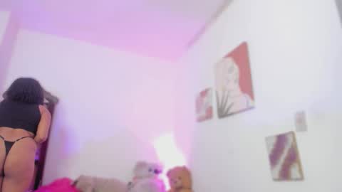 Camila Foox online show from October 2025 06:28:02 PM