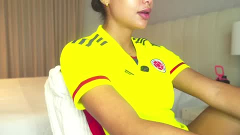 Snapshot of camilagomezz chatting on June 2026 11:07:02 PM Camila online show from June 2026 11:07:02 PM
