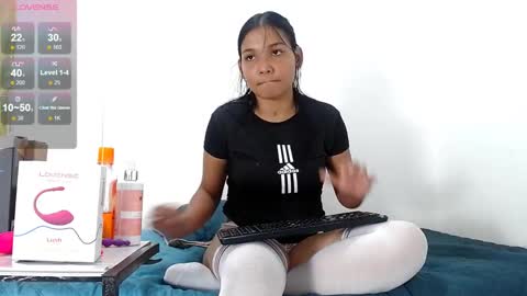 Camila online show from December 2024 04:04:02 PM