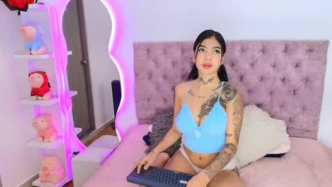 Snapshot of camilavelour chatting on May 2026 10:54:02 AM Camila Velour online show from May 2026 10:54:02 AM