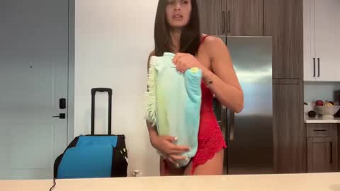 Snapshot of camiliakxoxo chatting on December 2024 12:59:02 PM camiliakxoxo online show from December 2024 12:59:02 PM