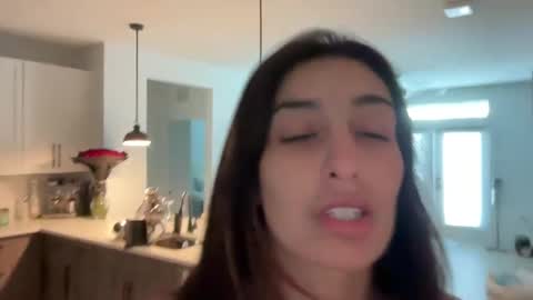 Snapshot of camiliakxoxo chatting on February 2025 04:14:01 PM camiliakxoxo online show from February 2025 04:14:01 PM