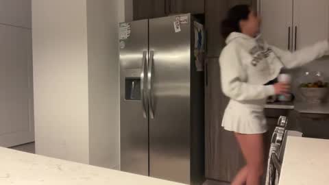 Snapshot of camiliakxoxo chatting on February 2025 04:33:02 AM camiliakxoxo online show from February 2025 04:33:02 AM