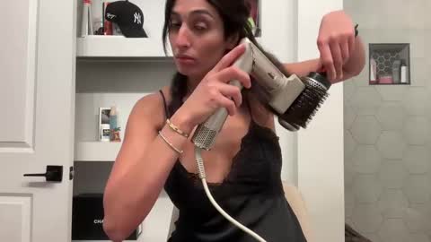 Snapshot of camiliakxoxo chatting on March 2025 02:39:02 AM camiliakxoxo online show from March 2025 02:39:02 AM