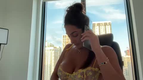 Snapshot of camiliakxoxo chatting on September 2025 10:57:02 PM camiliakxoxo online show from September 2025 10:57:02 PM