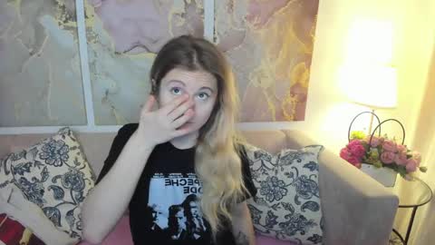 Snapshot of camilladreamer chatting on May 2026 12:45:02 PM camilladreamer online show from May 2026 12:45:02 PM