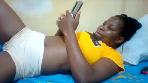 Snapshot of camillah_sweet chatting on June 2026 06:10:02 PM camillah_sweet online show from June 2026 06:10:02 PM