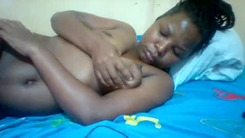 Snapshot of camillah_sweet chatting on June 2026 10:30:02 AM camillah_sweet online show from June 2026 10:30:02 AM