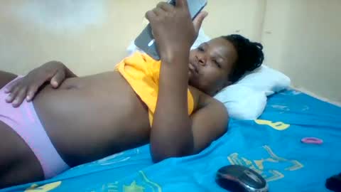 Snapshot of camillah_sweet chatting on June 2026 07:03:02 AM camillah_sweet online show from June 2026 07:03:02 AM