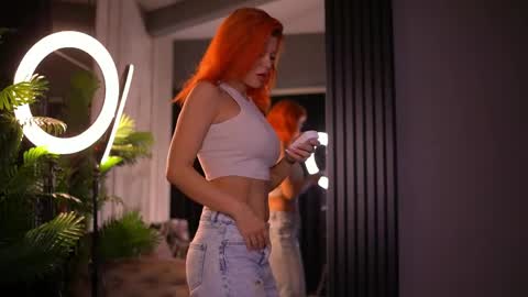 Snapshot of camillastarrx chatting on June 2026 06:44:01 PM CamillaStarrX online show from June 2026 06:44:01 PM
