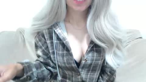 Snapshot of camillebunny chatting on June 2026 02:39:01 AM CamilleBunny online show from June 2026 02:39:01 AM