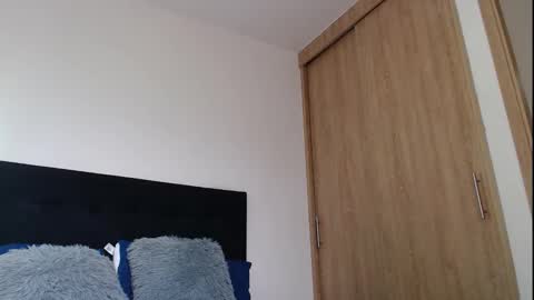 camilo_contre21 online show from September 2025 07:25:02 PM