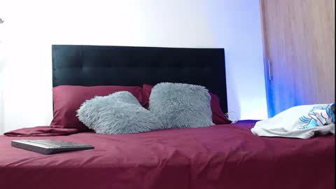 camilo_contre21 online show from September 2025 08:13:01 PM