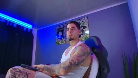 Snapshot of camiloalvarezzz3 chatting on October 2025 12:06:02 PM CAMILO online show from October 2025 12:06:02 PM
