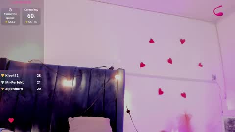 CamiloDoumit online show from March 2025 06:22:02 PM