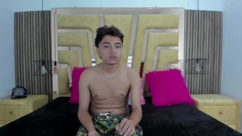 Snapshot of camilowhites chatting on February 2025 11:26:02 PM CamilowhiteS online show from February 2025 11:26:02 PM