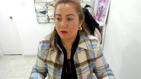 Snapshot of camixxx_m chatting on April 2026 11:14:02 AM camixxx_m online show from April 2026 11:14:02 AM