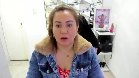 Snapshot of camixxx_m chatting on May 2026 12:21:02 PM camixxx_m online show from May 2026 12:21:02 PM