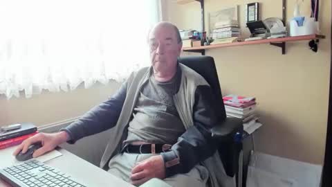 Snapshot of cammee chatting on October 2025 10:49:01 AM Cammee online show from October 2025 10:49:01 AM