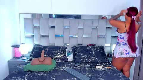 Camila online show from November 2025 12:42:01 PM