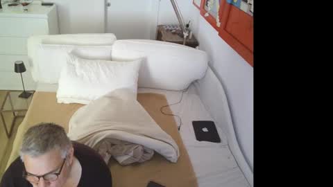 Snapshot of camunication chatting on February 2025 01:11:02 PM camunication online show from February 2025 01:11:02 PM