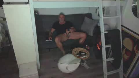 Snapshot of camunication chatting on March 2025 09:22:01 PM camunication online show from March 2025 09:22:01 PM