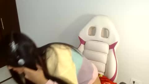 Carolina online show from November 2025 02:16:01 PM