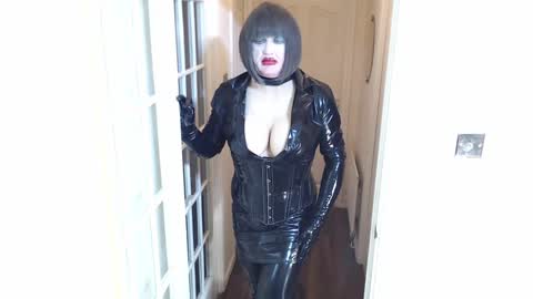 candi smokes online show from February 2025 08:55:02 PM