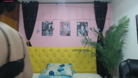 Snapshot of candiapole chatting on December 2024 04:21:02 PM Candy online show from December 2024 04:21:02 PM
