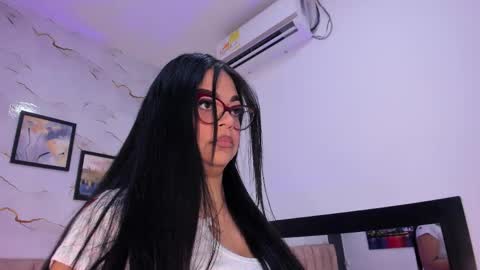 Snapshot of candicewayne chatting on May 2026 12:02:01 PM CANDICE WAYNE online show from May 2026 12:02:01 PM