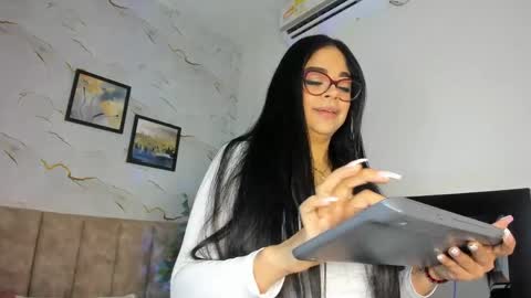 Snapshot of candicewayne chatting on May 2026 11:51:02 AM CANDICE WAYNE online show from May 2026 11:51:02 AM