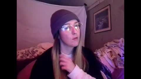 Candi online show from November 2025 02:11:02 AM