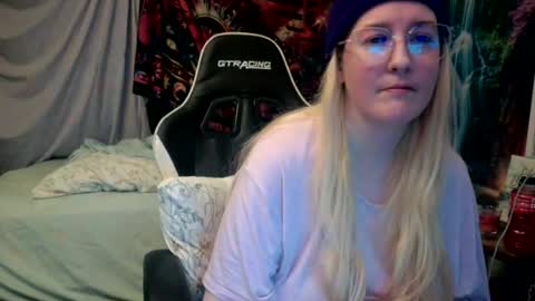 Candi online show from July 2026 08:22:01 PM